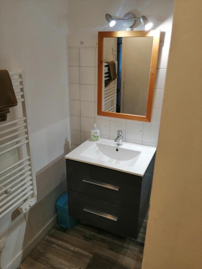 Spacieux T3 Lumineux Dans Quartier Historique Avec Wifi Redon Exterior foto